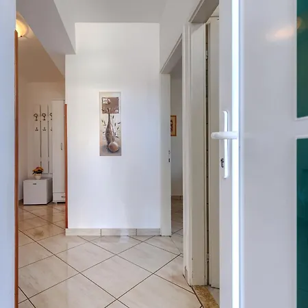 Apartment Jenny-1 By Interhome