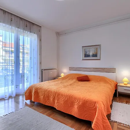 Apartment Jenny-1 By Interhome