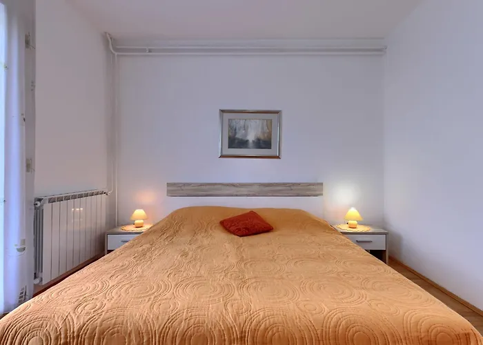 Jenny-1 By Interhome Apartman