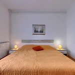 Jenny-1 By Interhome Daire