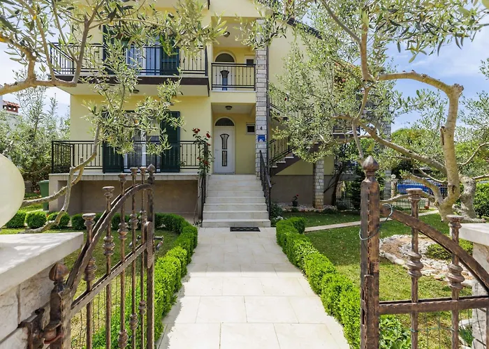 Appartement Jenny-1 By Interhome Poreč